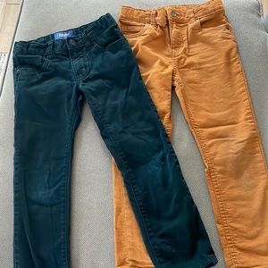 Pair Old Navy Skinny Jeans